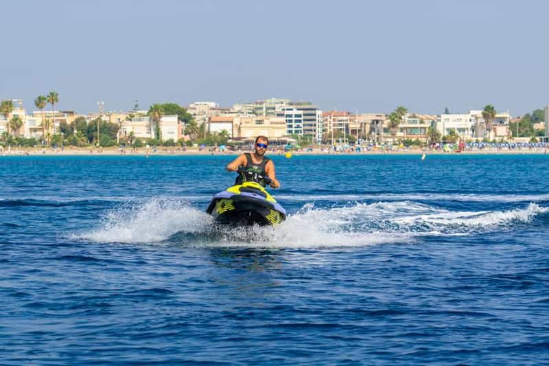 Billet Cagliari : aventure en jetski au Poetto et à la Sella del Diavolo