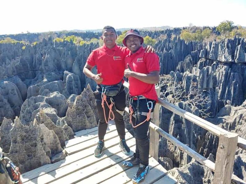 Billet Morondava : safari de 3 jours à Tsingy Bemaraha et l'avenue des Baobabs