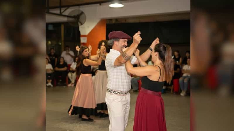 Billet Buenos Aires : Cours de danse folklorique argentine et rencontre sociale