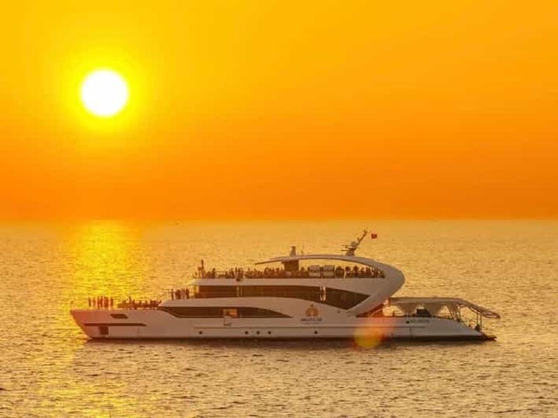 Billet Phú Quốc : croisière au coucher du soleil, dîner buffet et soirée DJ