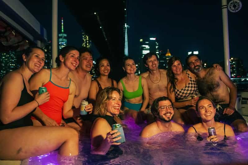 Billet Bateau de luxe avec jacuzzi autour de New York et de la Statue (jusqu'à 10 personnes)