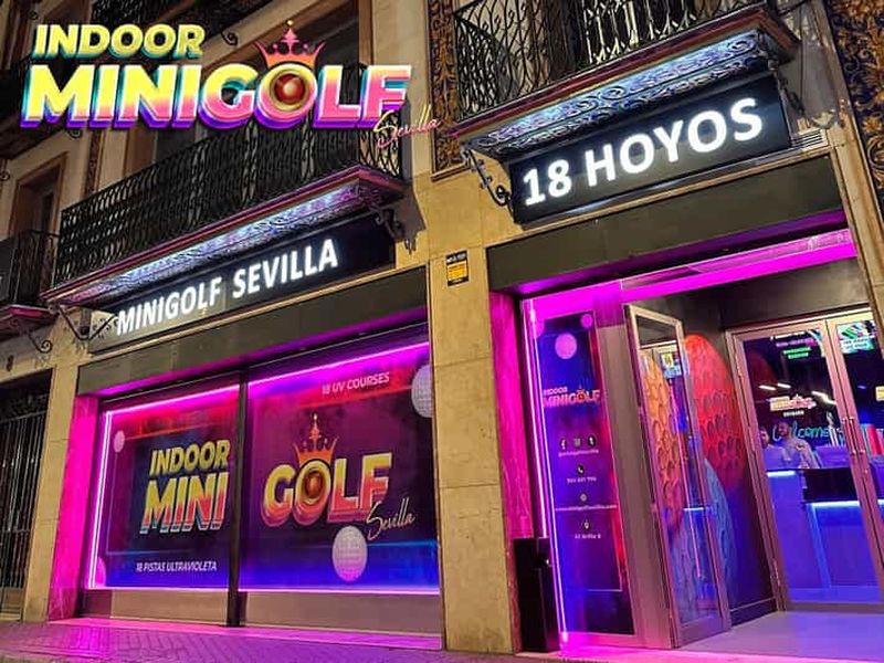 Billet Séville : expérience de minigolf UV indoor 18 trous
