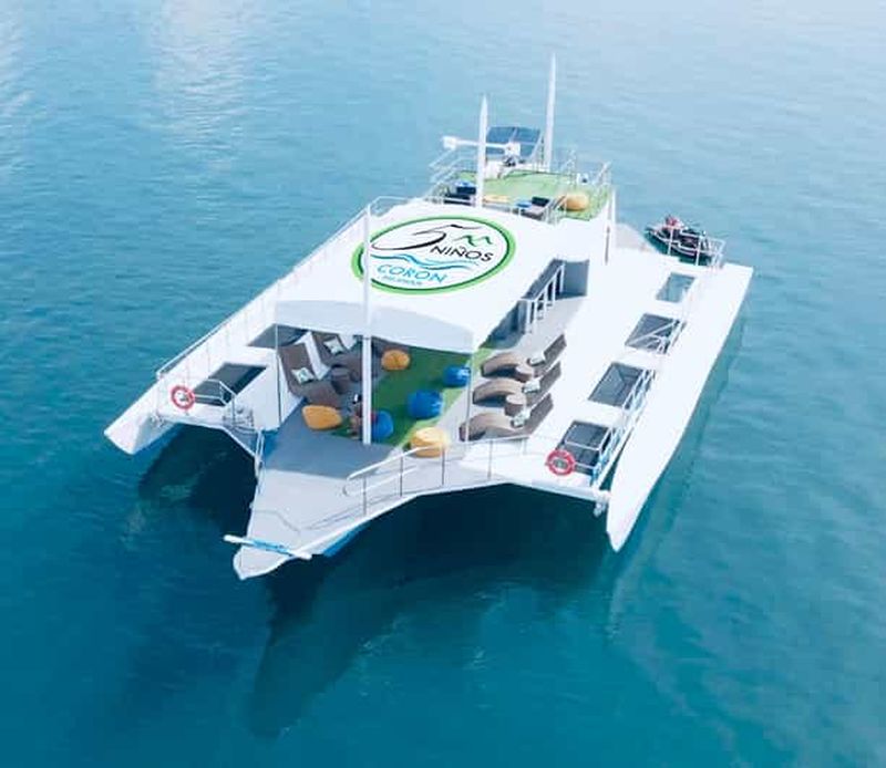 Billet Croisière au coucher du soleil sur l'île de Coron : Trimaran de luxe, détendez-vous et relaxez-vous