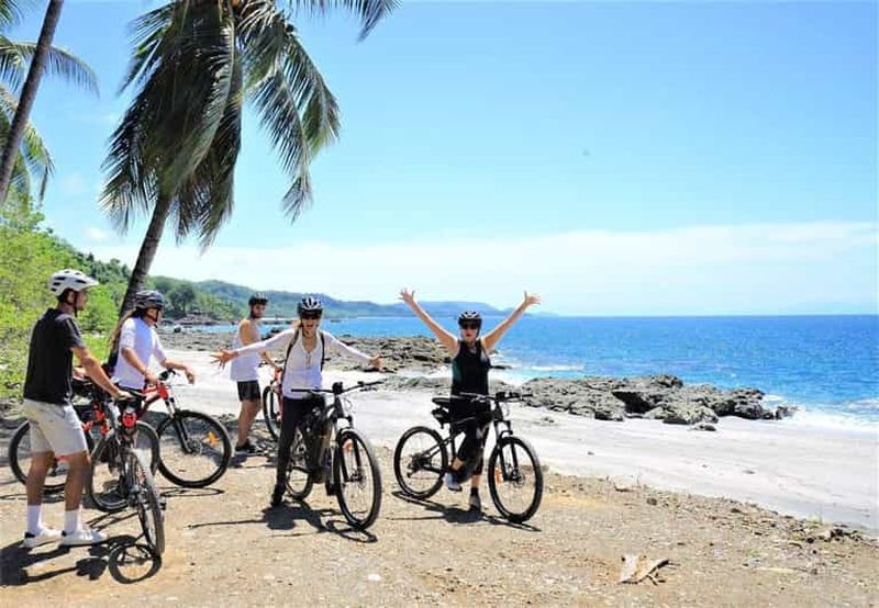 Billet Excursion en VTT dans la jungle et baignade dans une cascade