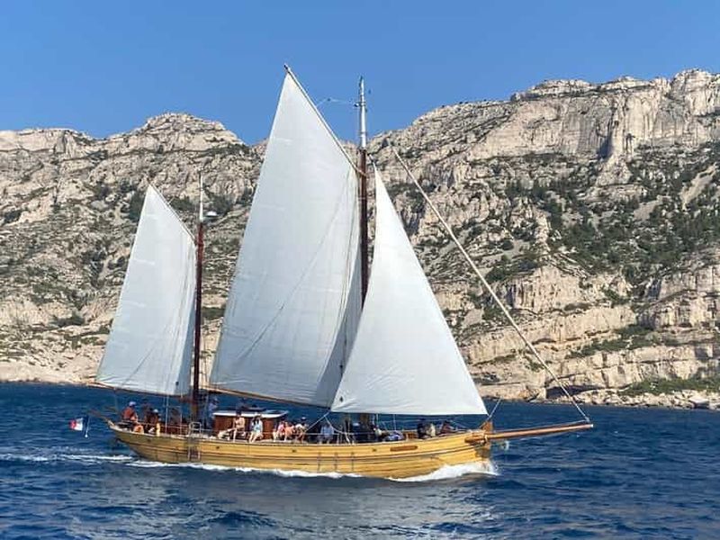 Billet Marseille : Demi-journée en voilier + Snorkeling dans les Calanques