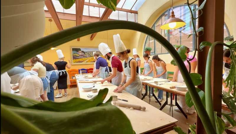 Billet Sienne : Cours de cuisine sur les pâtes et le Tiramisu avec du vin