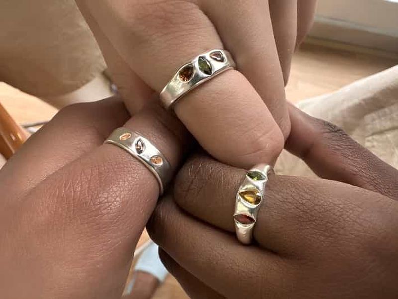 Billet Hanoï : Atelier de fabrication de bagues en argile et argent avec pierres précieuses au Vietnam