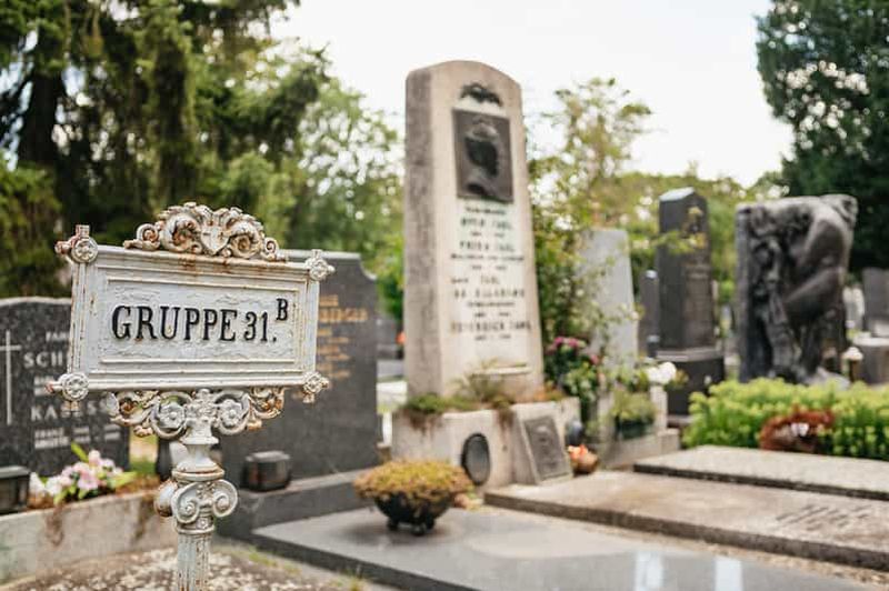 Billet Vienne : Visite guidée du cimetière central de Vienne à pied