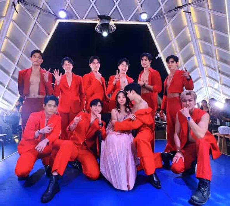 Billet Pattaya : Dîner-croisière Oriental Carnival Cabaret Show Buffet