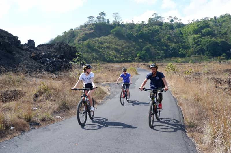 Billet Mont Batur : Tour cycliste de la lave noire avec source d'eau chaude naturelle