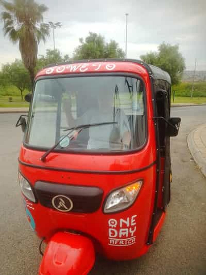 Billet Johannesburg : visite de Soweto en tuk-tuk ou à vélo