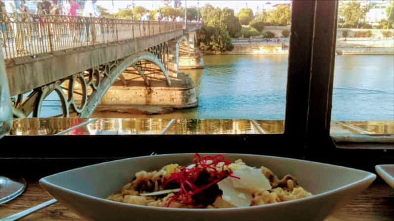 Billet Visite de 3 heures à Triana, le quartier animé de Séville, pour déguster des tapas