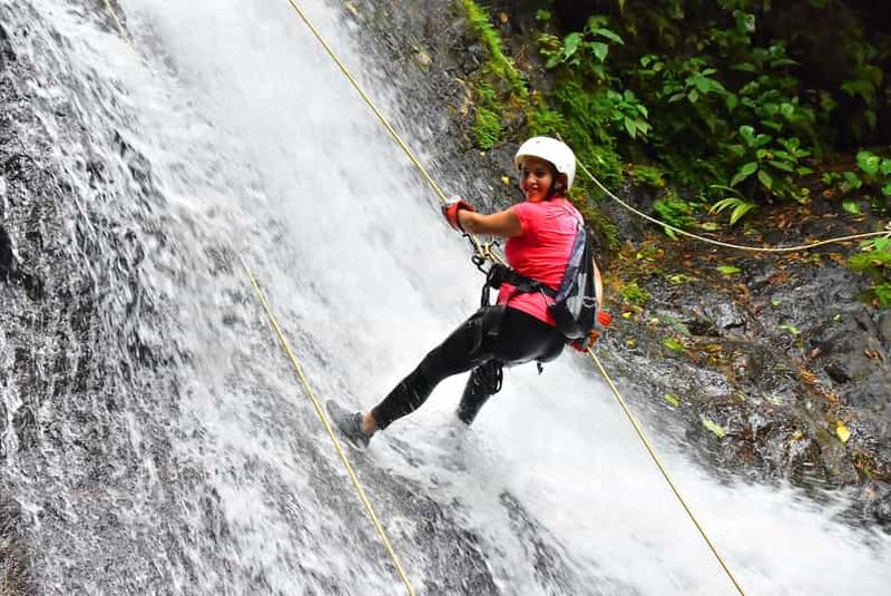 Billet Plage de Jaco : Canyoning en cascade