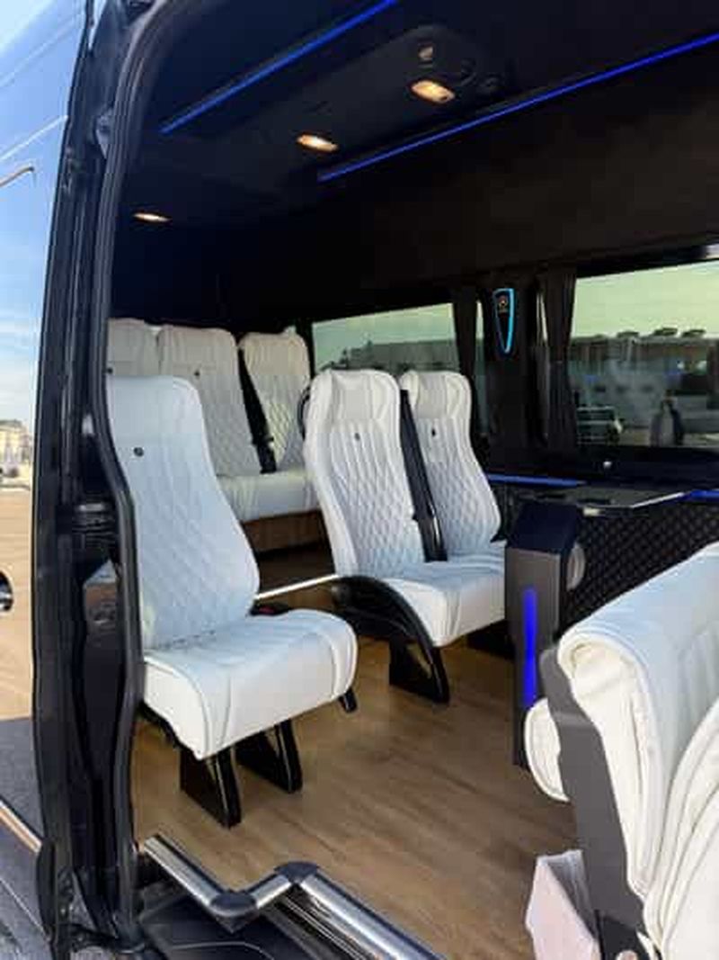 Billet Santorin : transferts privés depuis l'aéroport, le port et l'hôtel