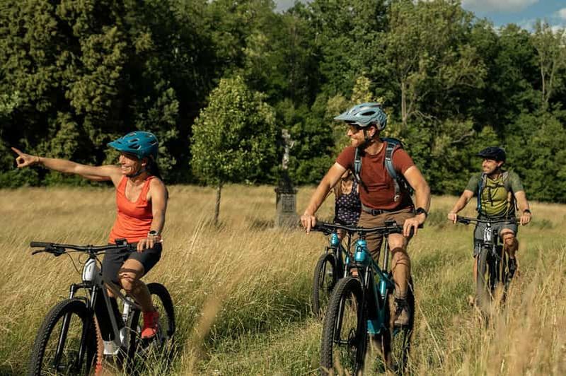 Billet Excursion d'une journée en VTT au château de Karlstejn