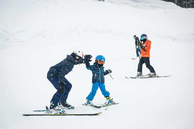 Billet Rusutsu : une journée complète de cours de ski ou de snowboard