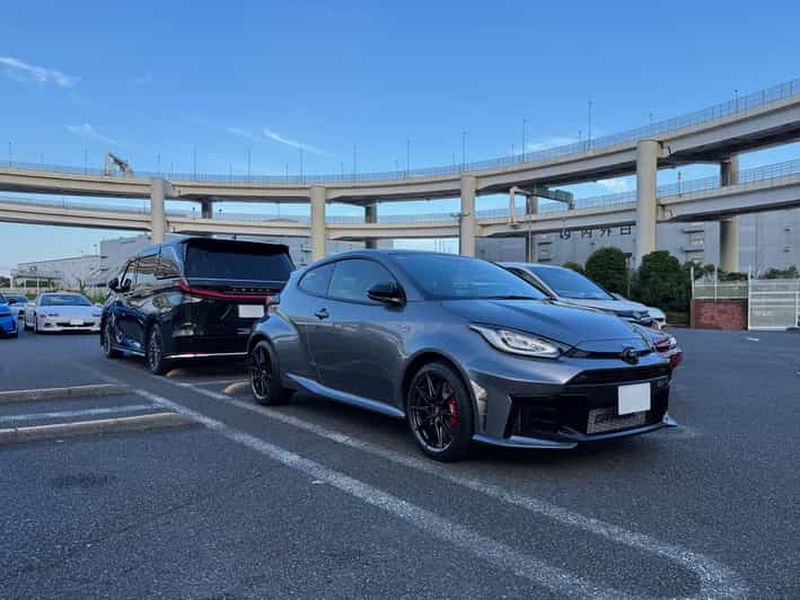 Billet Tokyo : visite guidée sur la culture automobile JDM à bord d'une Toyota GR Yaris de 304 chevaux
