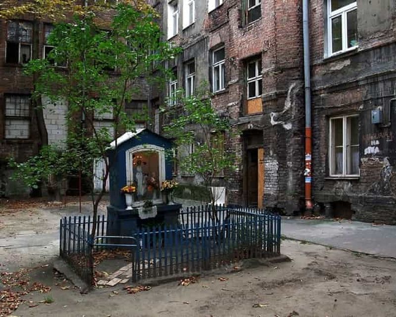 Billet Varsovie: visite du quartier de Praga avec musée de la vodka et dégustation