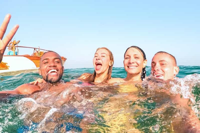 Billet Au départ de Sorrente : Tour en bateau à Capri avec plongée en apnée et boissons