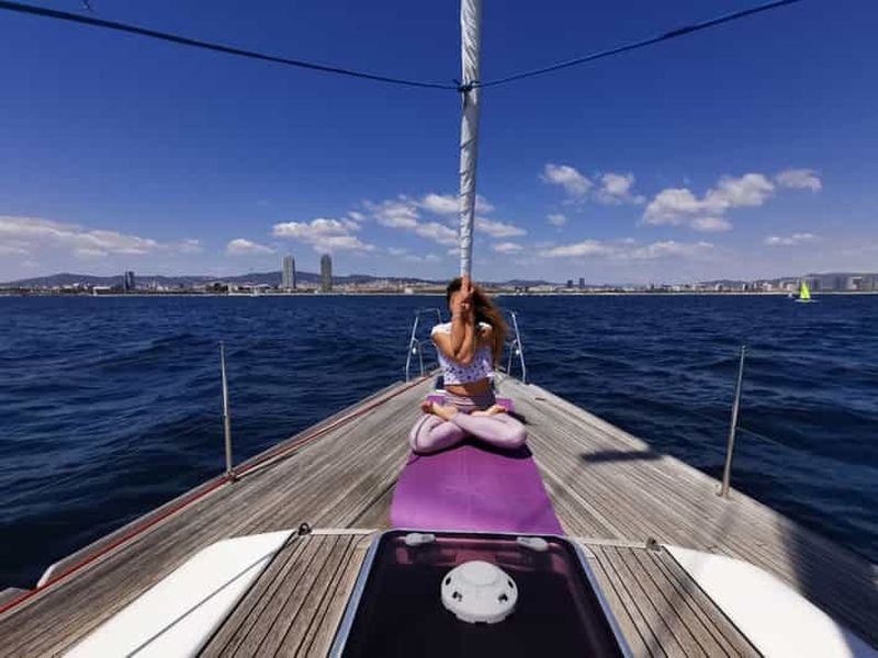 Billet Barcelone : Séance de yoga Namaste et sortie en mer