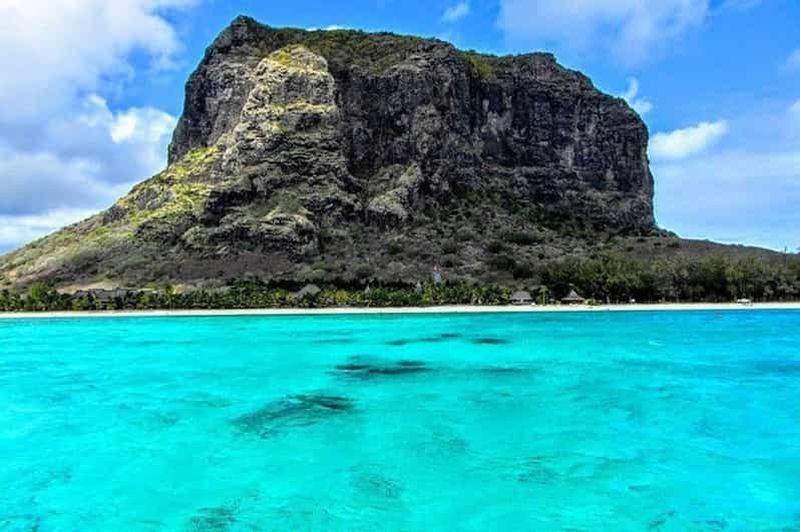 Billet Île Maurice : randonnée au Morne et journée à la plage avec prise en charge