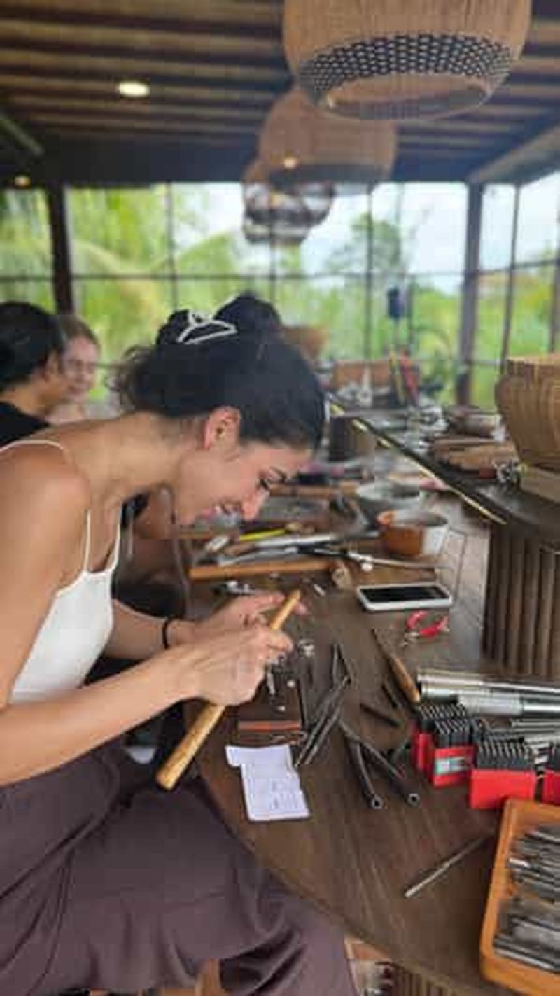 Billet Bali : Atelier de fabrication de bijoux à Seminyak avec option de placage en or