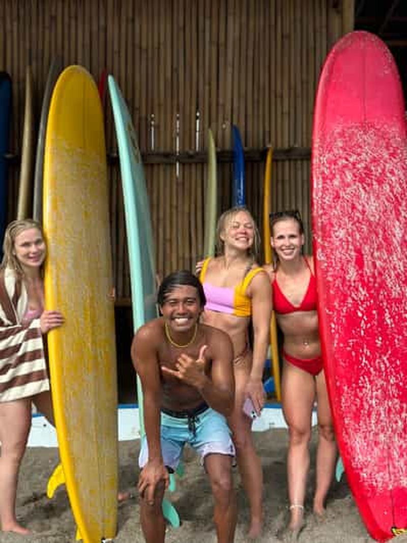Billet Cours de surf à Canggu avec un moniteur certifié ISA