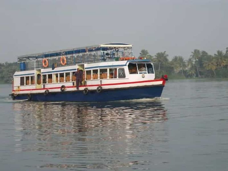 Billet Kochi : sortie en bateau sur les eaux calmes d'Alleppey et trajet en train