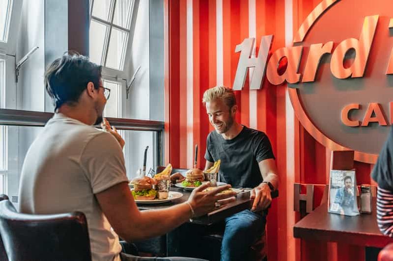 Billet Hambourg : Le Hard Rock Cafe : repas coupe-file