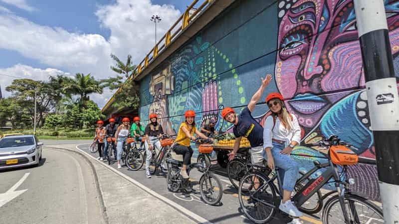 Billet Medellín : visite à vélo électrique sur l'histoire et la vie locale