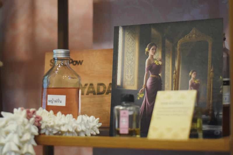 Billet Les parfums de Bangkok : du marché aux fleurs au parfum thaïlandais artisanal