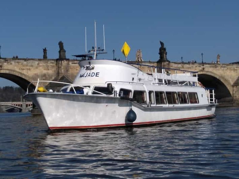 Billet Prague : Soirée en bateau privé sur la rivière Vltava avec boissons