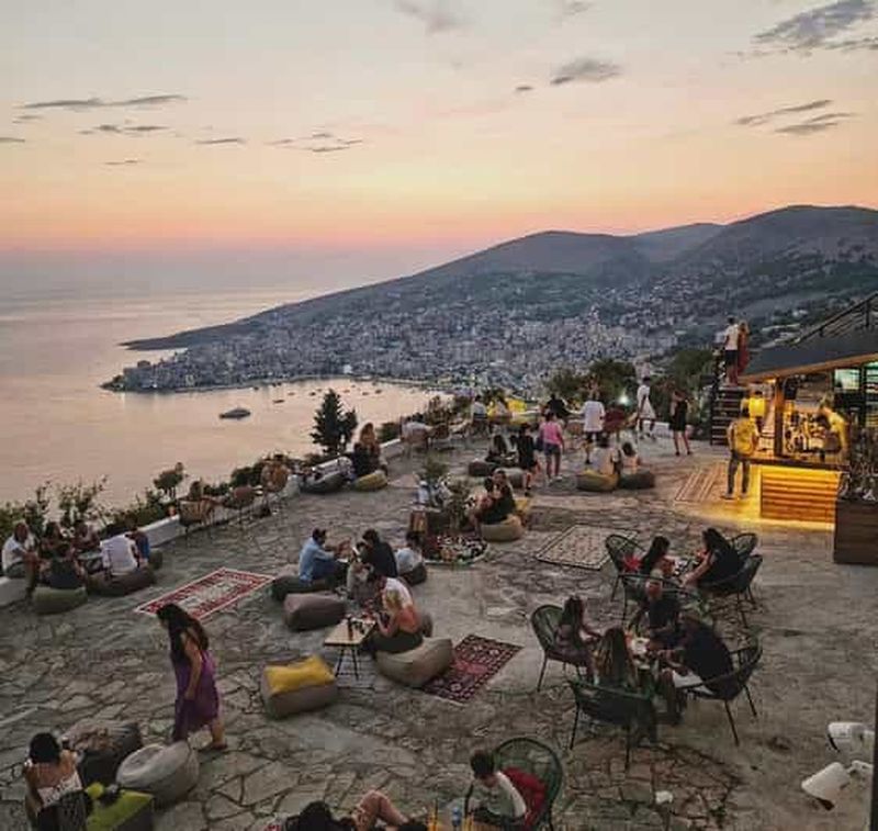 Billet Saranda : l'Œil bleu, coucher de soleil à Lekuresi et dégustation de vin