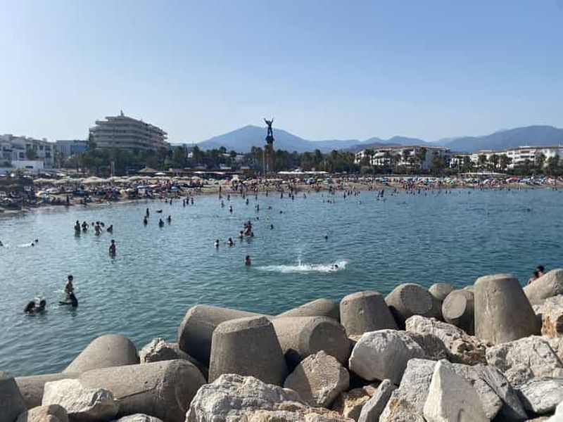 Billet Puerto Banús : visite privée du port avec tapas et boissons