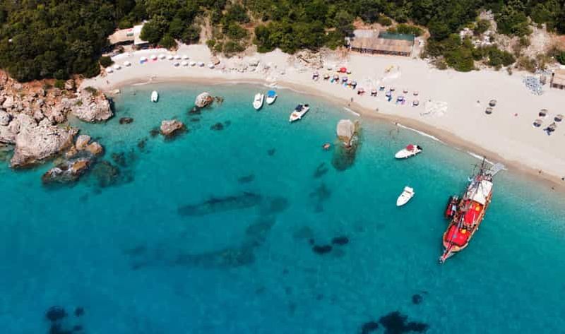 Billet Saranda : tour en bateau à Kroreza avec plongée avec tuba et parasol gratuit