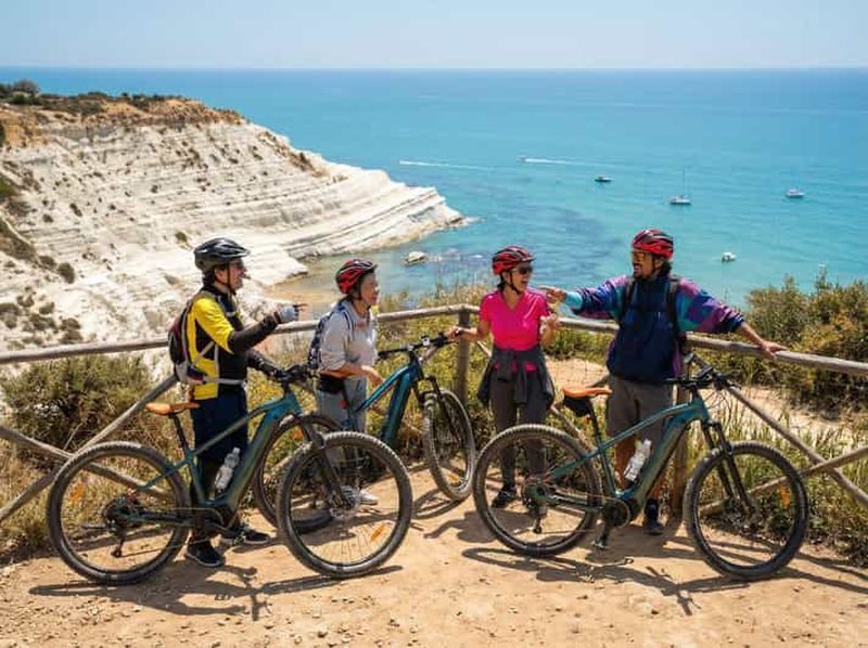 Billet Vélo électrique : aventure à la Scala dei Turchi, villages, dégustation de nourriture et réserve WWF