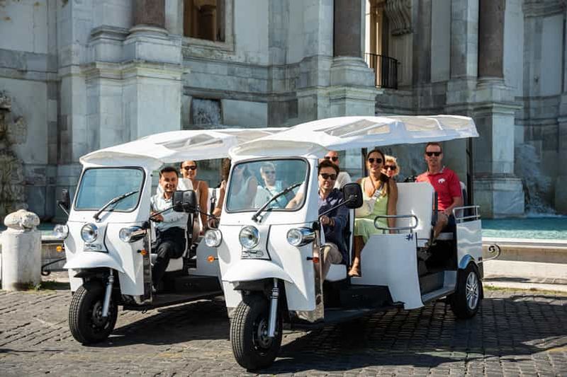 Billet Rome : Visite privée en Tuk Tuk avec prise en charge à l'hôtel et Prosecco