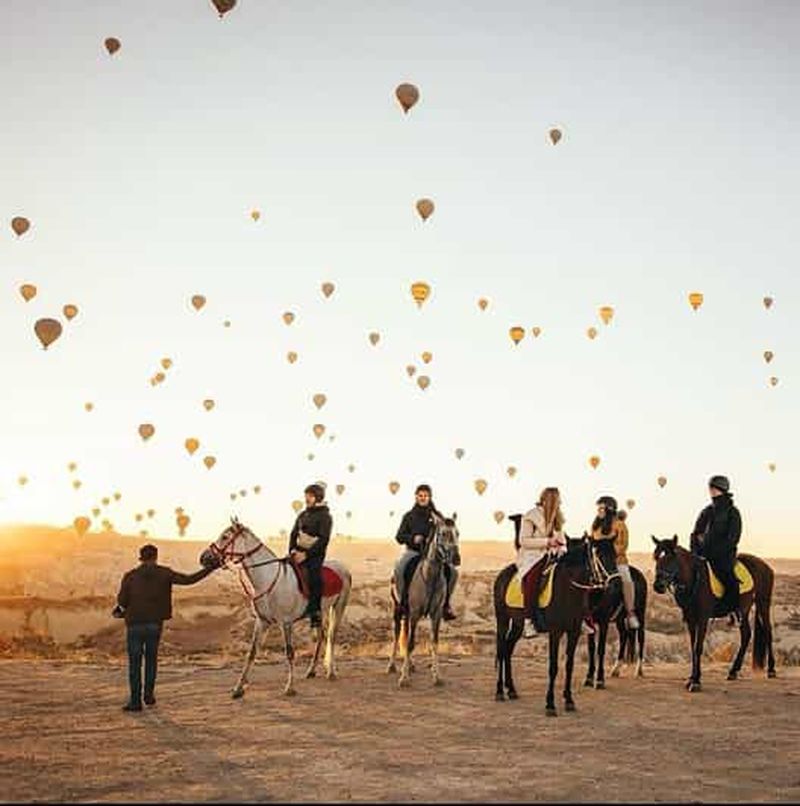 Billet Randonnée à cheval au lever du soleil en Cappadoce