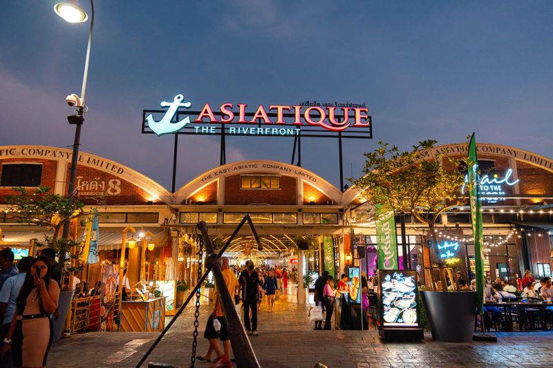 Asiatique The Riverfront