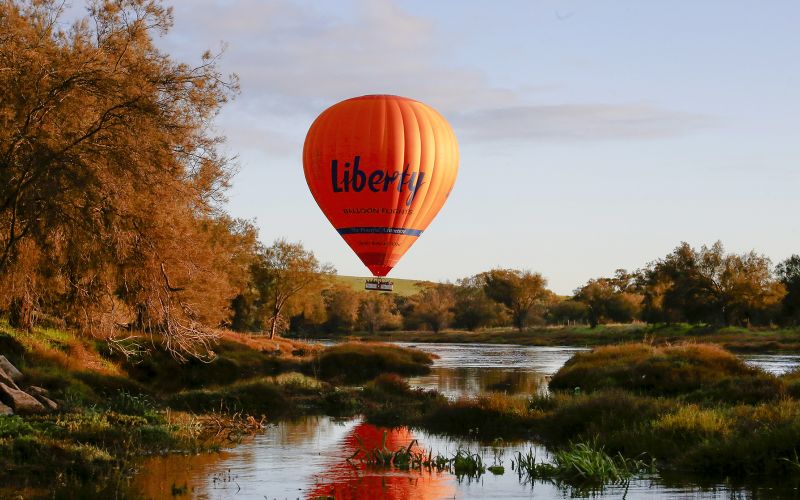 Billet Vol en montgolfière dans la vallée d'Avon avec petit-déjeuner