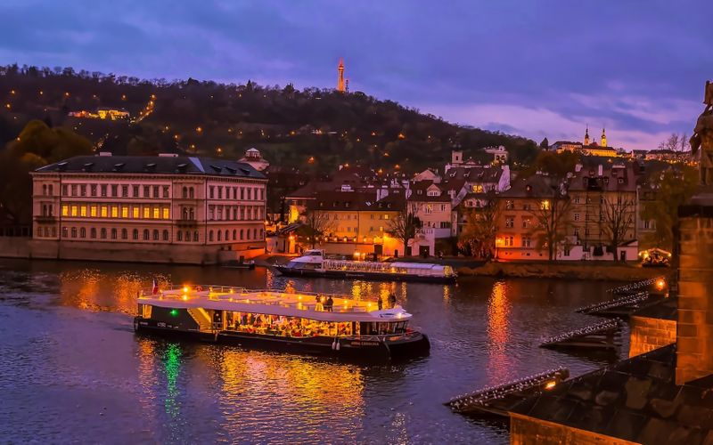 Billet Croisière touristique nocturne sur la rivière Vltava à Prague