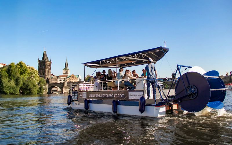 Billet Visite en bateau à vélo de Prague avec bière à volonté