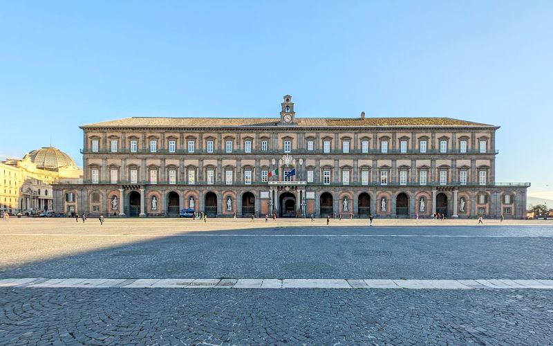 Billet Palais royal de Naples et visite guidée du centre-ville de Naples en petit groupe avec un historien de l'art