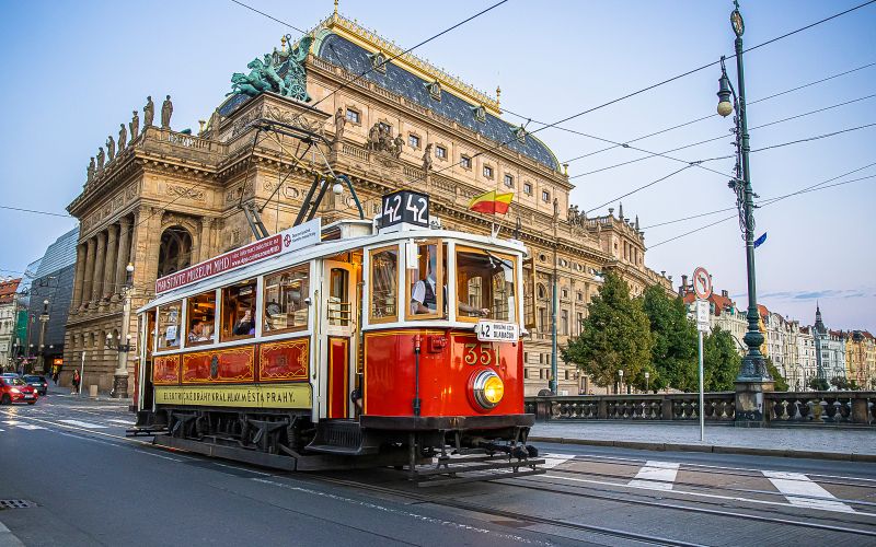 Billet Tram touristique : Visite du tramway Hop-On Hop-Off de Prague