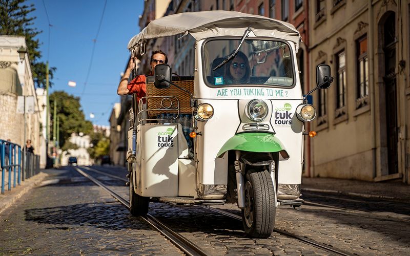 Billet Visite privée en Tuk-Tuk à Lisbonne : suivez l'itinéraire du tramway 28