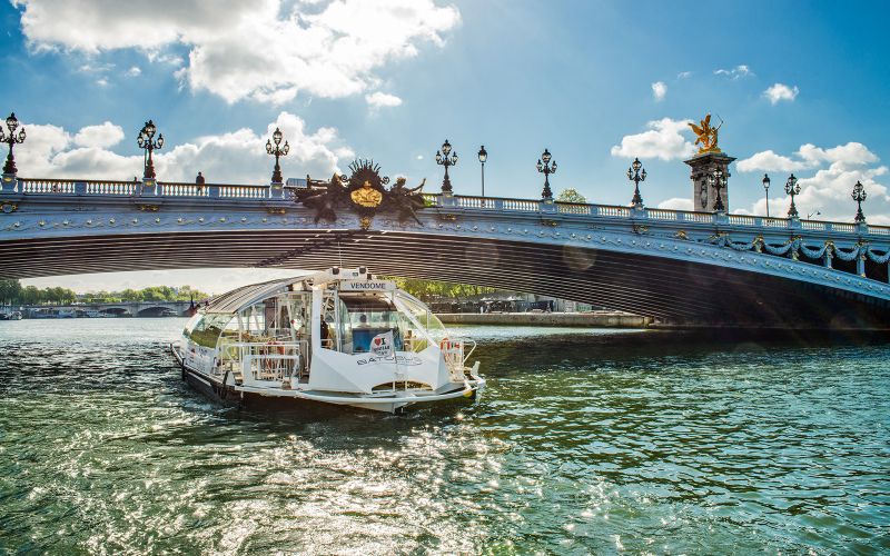 Billet Batobus : Tour en bateau Hop-On Hop-Off sur la Seine