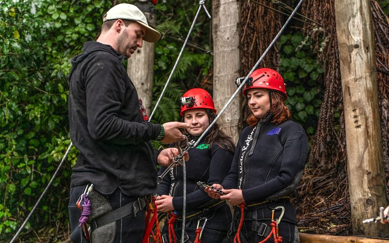Billet Rafting en eaux noires et descente en rappel dans la grotte de Ruakuri, avec guide