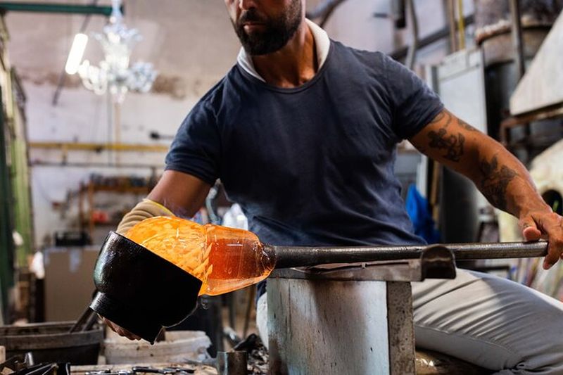 Billet Visite d'une fabrique de verre de Murano avec atelier de soufflage de verre