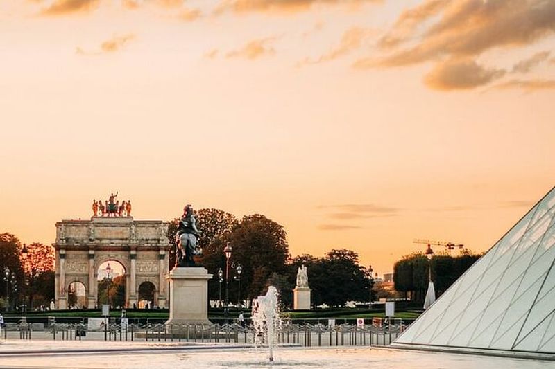 Billet Billets pour le Louvre avec itinéraire d'art et culture pop et mini-tour à pied