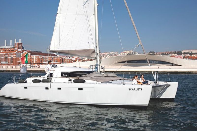 Billet Balade privée en catamaran à Lisbonne